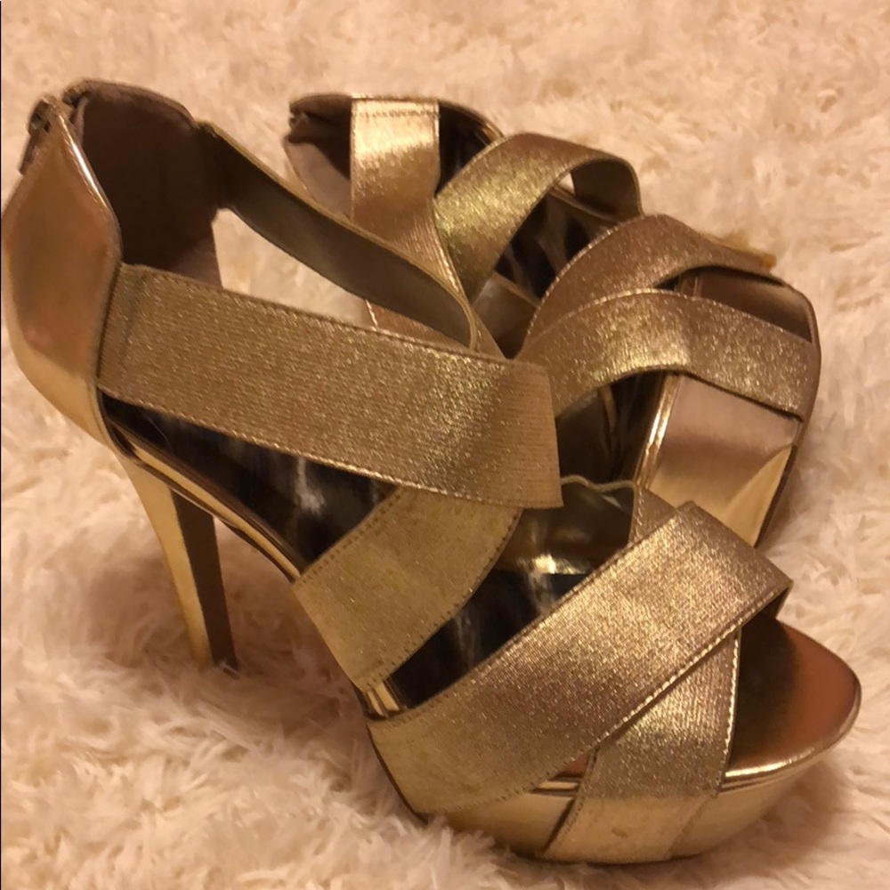Qupid GOLD heels!